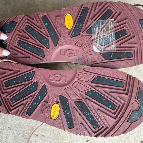 UGG Avalanche Neumel boot. 1098133. Size 11 - Picture 3 of 4
